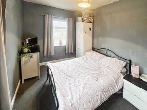Bedroom- click for photo gallery